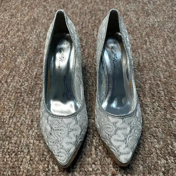 Wild Rose bedazzled NWOT size 10 - Picture 4 of 8